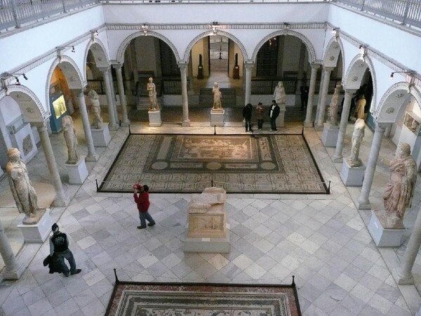 Αυτό είναι το μουσείο Μπαρντό της Τύνιδας, όπου έγινε η σφαγή 19 ατόμων χθες