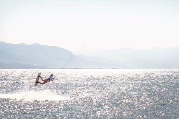 40 φωτογραφίες από το φετινό Φεστιβάλ Kite & Wind Surf σε ένα μικρό ψαροχώρι, έξω απ΄τη Λαμία