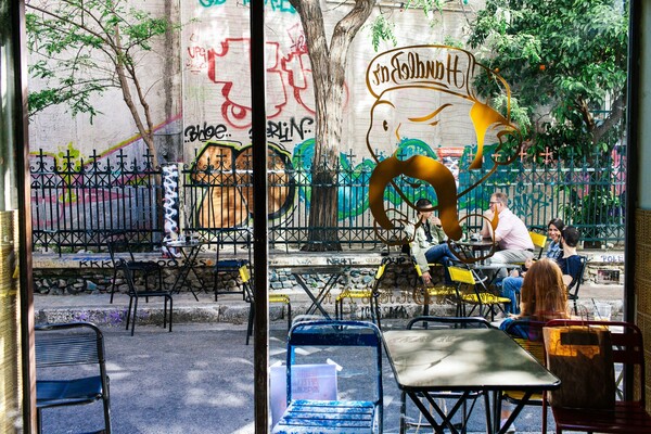 Ποδηλατότσαρκα στα bike cafés της Αθήνας