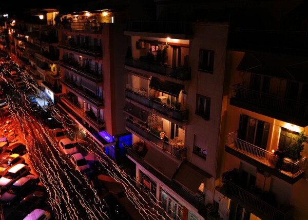 Μεγάλη Παρασκευή βράδυ. Περιφορά Επιταφίου στη Θεσσαλονίκη