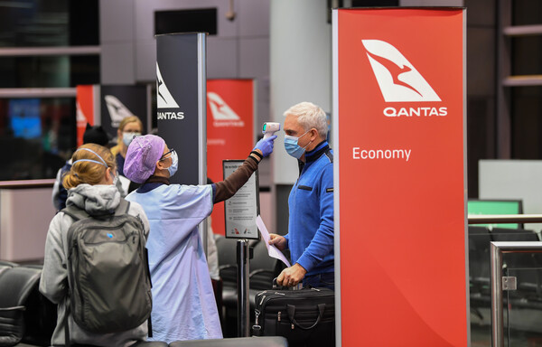 Qantas: Επιβίβαση στο αεροπλάνο «μόνο με εμβόλιο»