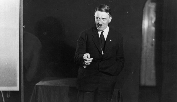 Οι φωτογραφίες που ήθελε να καταστρέψει ο Χίτλερ δημοσιεύονται