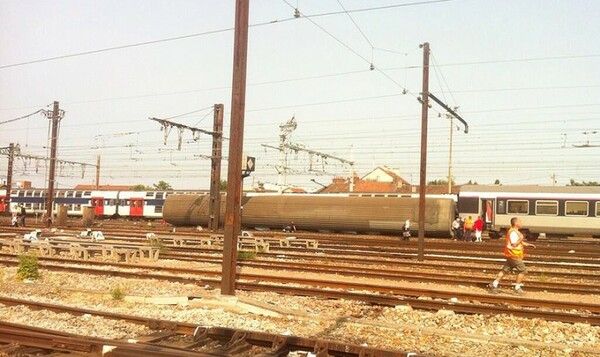 «Πολλά θύματα» από εκτροχιασμό τρένου στη Γαλλία