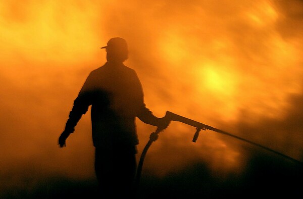 Update: Σε ύφεση η πυρκαγιά στο Αλεποχώρι