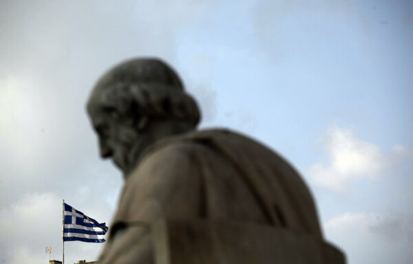 Ν.Υ. Τimes: «Η ελληνική λάθος συνταγή συνεχίζεται με εντολή τραπεζιτών»
