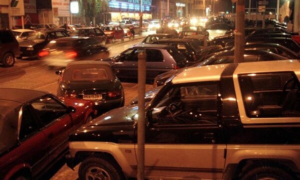 13 συλλήψεις σε νυχτερινά μαγαζιά σε Γκάζι και Κολωνάκι για το «αγκαζέ» πάρκινγκ