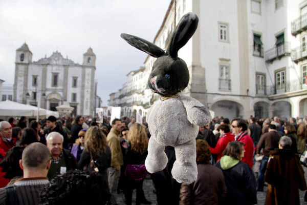 Στην Πορτογαλία έγινε κίνημα: «Να γ@μ@θεί η Τρόικα»