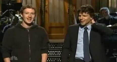O ιδρυτής του Facebook συναντά τον ηθοποιό που τον έπαιξε στο Social Network! [βίντεο]