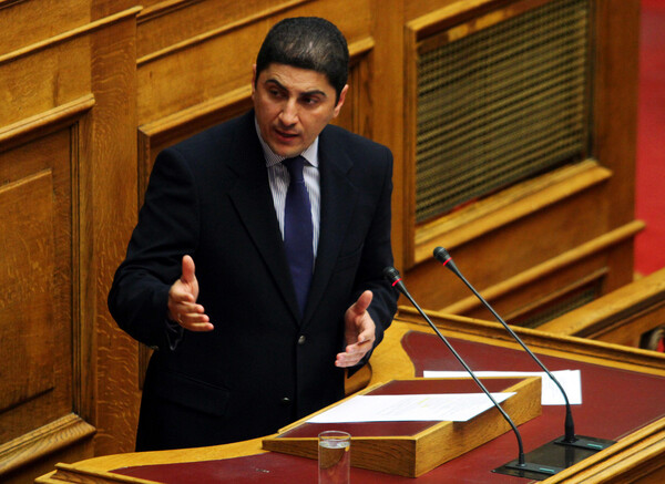 Αυγενάκης: Ποιος υπουργός της κυβέρνησης έχει offshore;