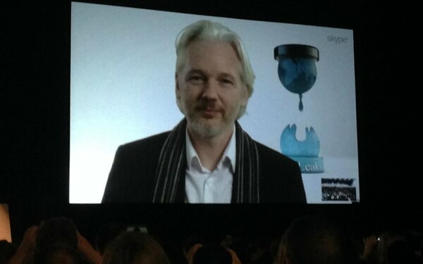 Η ομιλία του Julian Assange στο συνέδριο SXSW