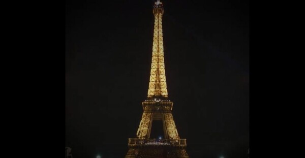 Ο Πύργος του Άιφελ έσβησε τα φώτα του - Σοκαριστικές εικόνες στο Παρίσι