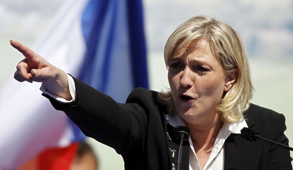 Το ακροδεξιό Εθνικό Μέτωπο της Λεπέν πρώτο κόμμα στη Γαλλία
