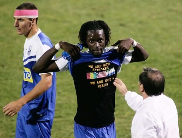 Κάλεσαν Αφρικανο ποδοσφαιριστή σε απολογία για ρατσιστική συμπεριφορά