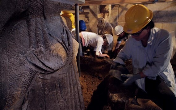 ΥΠΠΟ: «Οι ενδείξεις λένε ότι έγιναν προσπάθειες σύλησης στην αρχαιότητα»