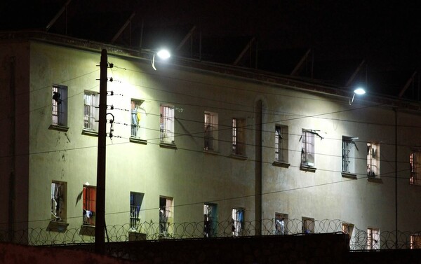 Συναγερμός στις φυλακές Κορυδαλλού - 2 νεκροί και 20 τραυματίες