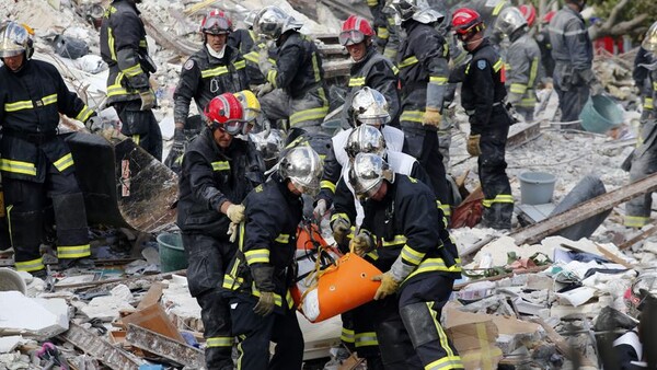 Παρίσι: Στους έξι οι νεκροί από την κατάρρευση κτιρίου