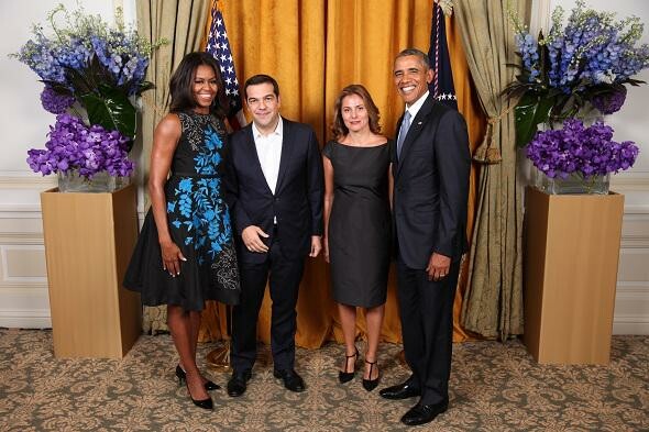 Τo ζεύγος Τσίπρα φωτογραφίζεται με το ζεύγος Ομπάμα