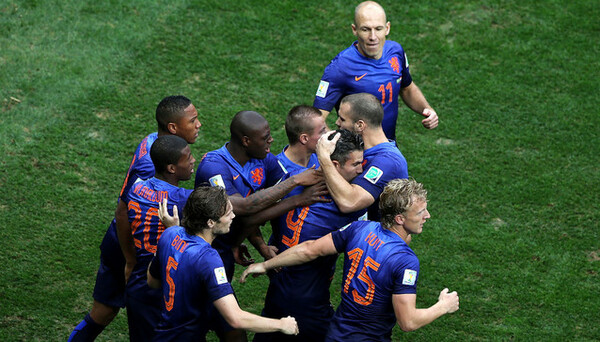 Άνετα η Ολλανδία 3-0 τη Βραζιλία