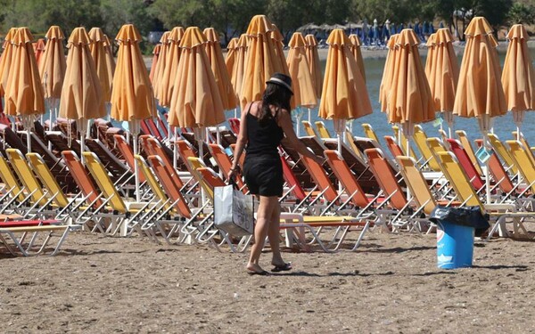 "Πόλεμος" για τις ξαπλώστρες σε παραλία της Κρήτης - 4 συλλήψεις επιχειρηματιών