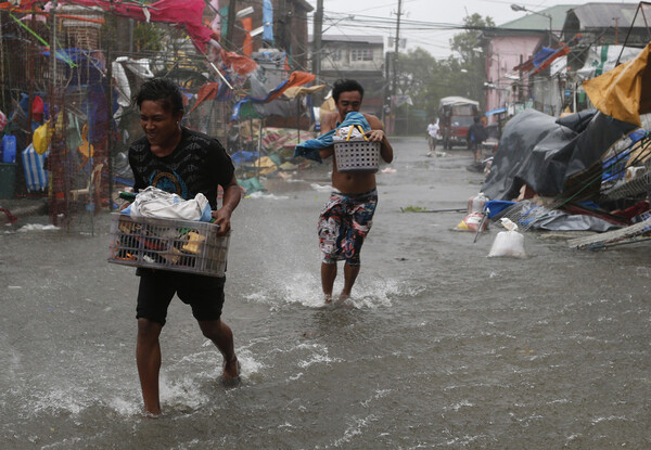 100 νεκροί από τον τυφώνα Ραμασούν στις Φιλιππίνες
