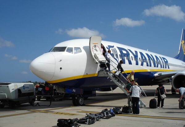 Ανακοίνωση της Ryanair για αγορά εισιτηρίων με μετρητά