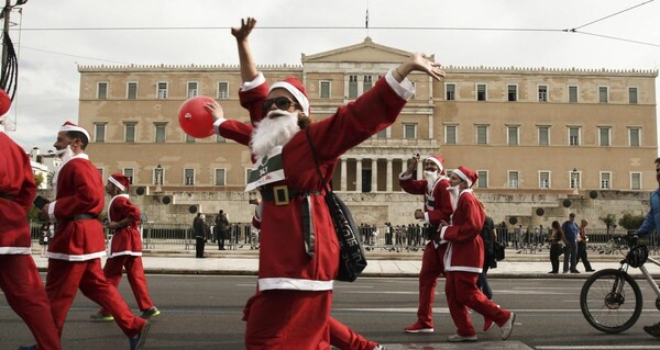 Οι Αϊ Βασίληδες- δρομείς επιστρέφουν στο κέντρο της Αθήνας