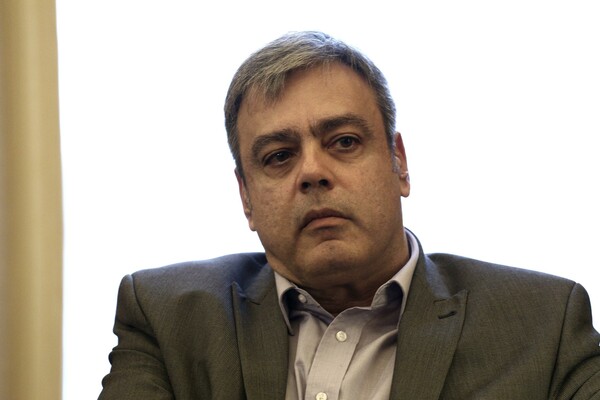 Βερναδάκης: «Παθογένεια η αυτονόμηση των ΜΜΕ» - ΝΔ: «Ο πρωθυπουργός οφείλει να καταδικάσει τις δηλώσεις του υπουργού»