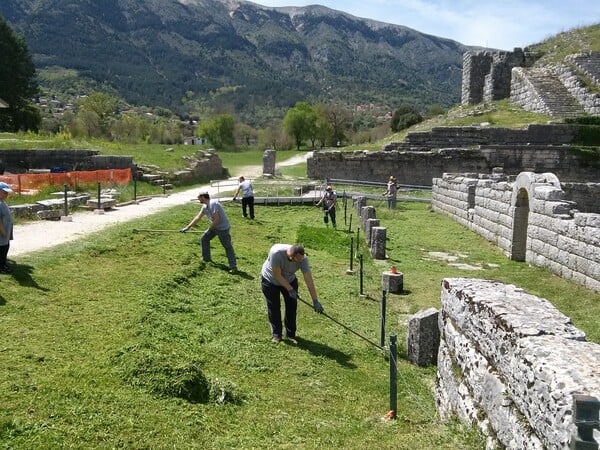 Στην Αρχαία Δωδώνη οι κάτοικοι της γύρω περιοχής έκαναν κάτι ωραίο και χρήσιμο