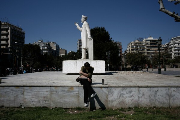 Και λιγότερες και χειρότερες οι θέσεις εργασίας στην Ελλάδα λόγω κρίσης