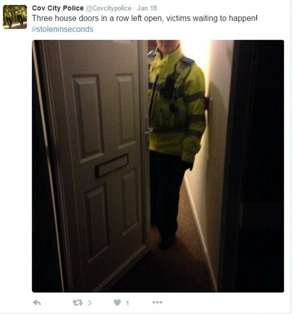 Η βρετανική αστυνομία ανεβάζει φωτογραφίες μέσα από ξεκλείδωτα σπίτια και το ίντερνετ εξαγριώνεται