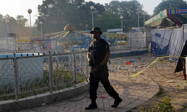 Ανθρωποκυνηγητό για την πολύνεκρη επίθεση στο Πακιστάν