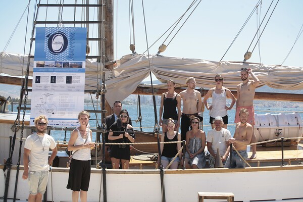 50 καλλιτέχνες ταξιδεύουν με το ιστορικό ιστιοπλοϊκό «Hoppet» στις θάλασσες της Ευρώπης