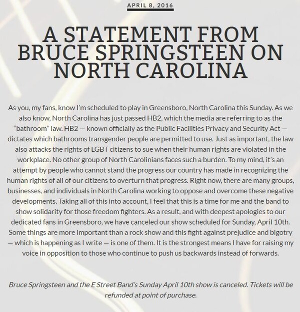 Μετά τον Bruce Springsteen και ο Bryan Adams ακύρωσε συναυλία για να στηρίξει την LGBT Κοινότητα