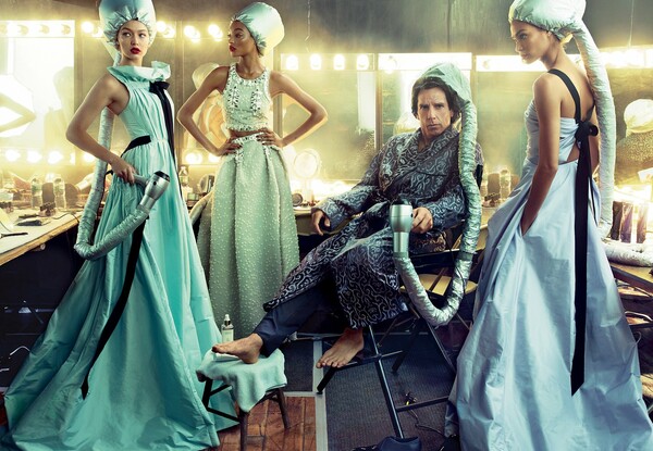 O Ζοοlander είναι στη Vogue μαζί με πανέμορφες γυναίκες
