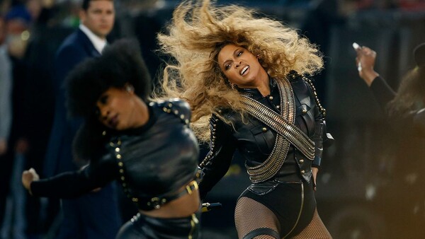 Διαδήλωση κατά της Beyonce επειδή αναφέρθηκε στους φόνους μαύρων από αστυνομικούς