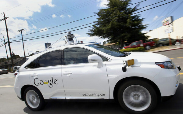 Τράκαρε το αυτο-οδηγούμενο όχημα της Google