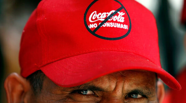 Η Coca-Cola διακόπτει την παραγωγή στη Βενεζουέλα λόγω έλλειψης ζάχαρης