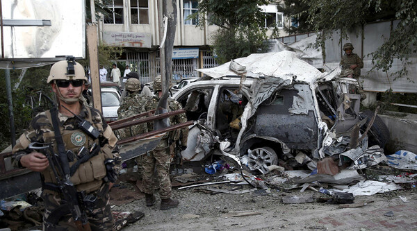 Δεκάδες νεκροί σε επίθεση αυτοκτονίας στο Αφγανιστάν