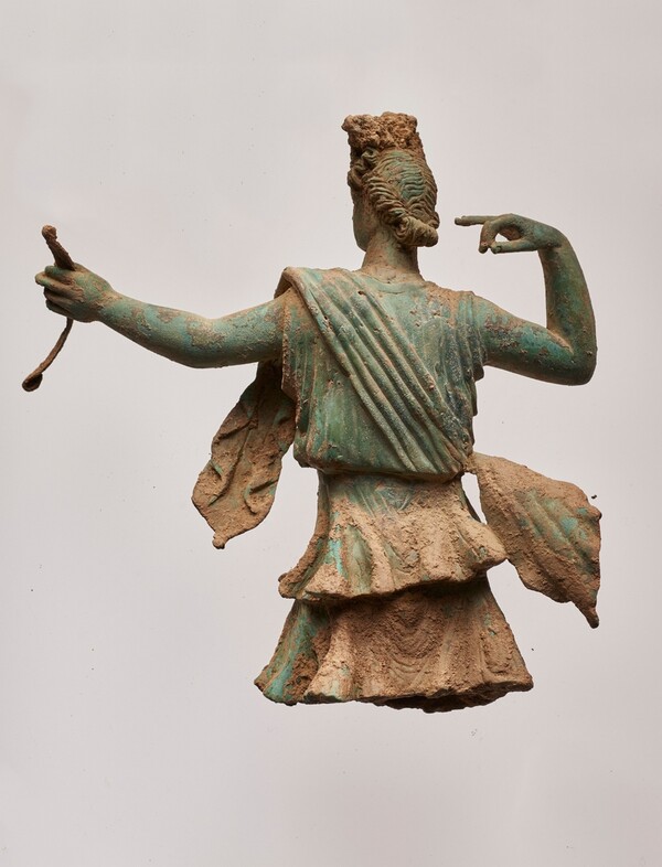 Άρτεμις και Απόλλωνας: Δύο αριστουργηματικά αγαλματίδια μόλις ανακαλύφθηκαν στα Χανιά