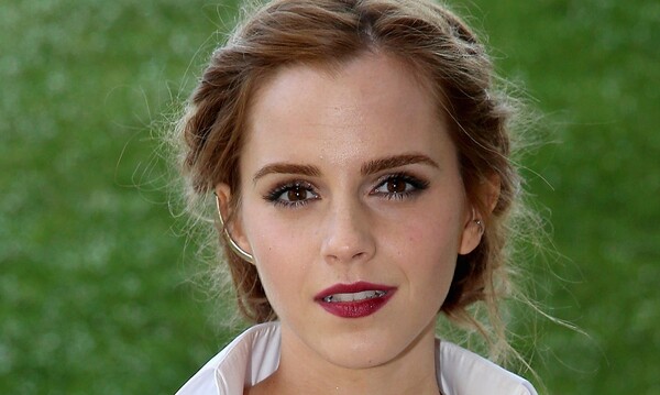 H Emma Watson φτιάχνει ομάδα με βιβλία για το φεμινισμό στο Twitter