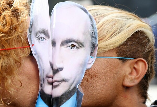 Η Ρωσία θέλει να αντιμετωπίζονται οι ομοφυλόφιλοι ως παιδόφιλοι κι ετοιμάζει κλινικές για να το πετύχει