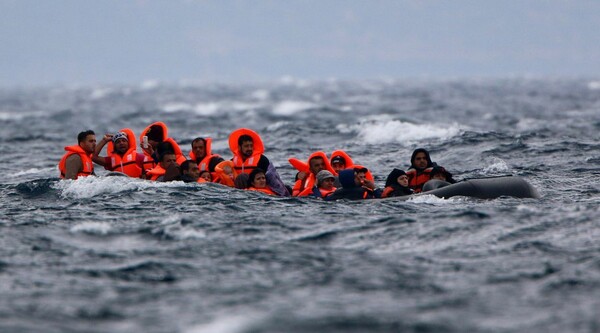 Έξι παιδιά πνίγηκαν σήμερα σε δύο ναυάγια πλοίων με μετανάστες στις ακτές της Τουρκίας