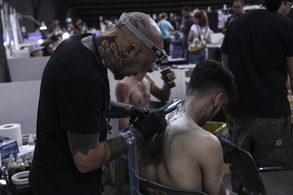 45 φωτογραφίες από το 10ο Tattoo Convention στην Αθήνα
