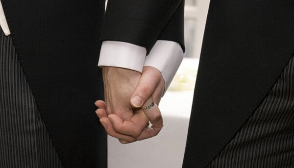 Κατά του γάμου των ομοφυλοφίλων ψήφισαν οι Σλοβένοι στο δημοψήφισμα