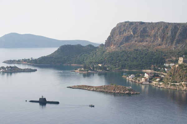 Oι Τούρκοι παραβίασαν και με αρματαγωγό τα χωρικά ύδατα, υποβρύχιο αναδύθηκε λίγο έξω από το λιμάνι της Κω