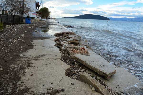 Σε κλοιό κακοκαιρίας όλη η Ελλάδα- Προβλήματα από τη νεροποντή σε πολλές περιοχές