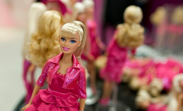 Οι διάσημοι που έγιναν συλλεκτικές Barbie
