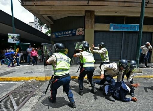 Bενεζουέλα: Δακρυγόνα σε διαδηλωτές που φώναζαν "Θέλουμε φαγητό"