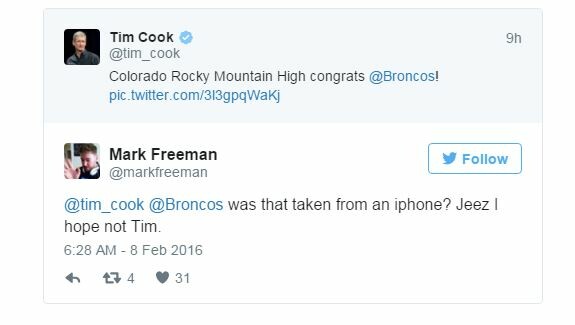 Η φωτογραφία του Tim Cook από το Super Bowl δέχεται απίστευτο τρολάρισμα
