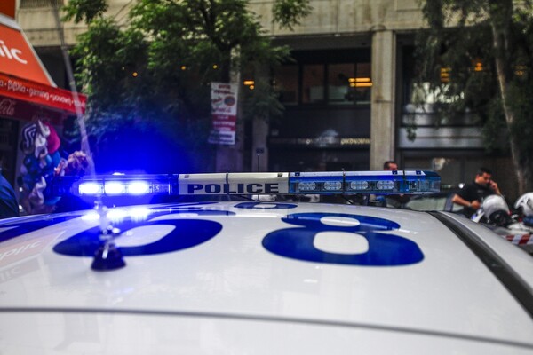 Καταδίωξη και ανταλλαγή πυροβολισμών στο κέντρο της Αθήνας - Νεκρός ο ένοπλος και ένας αστυνομικός τραυματίας